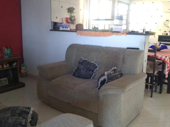 Casa com edícula em biritiba mirim